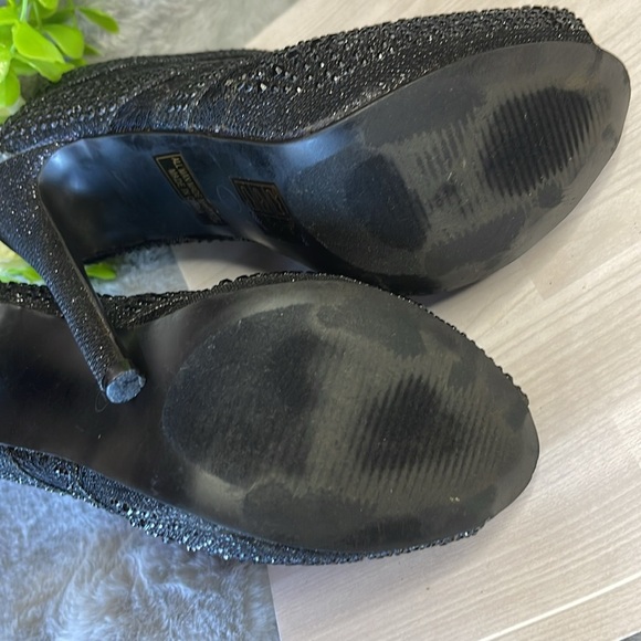 Elegant Black Lace Peep-Toe Heels - Picture 8 of 9